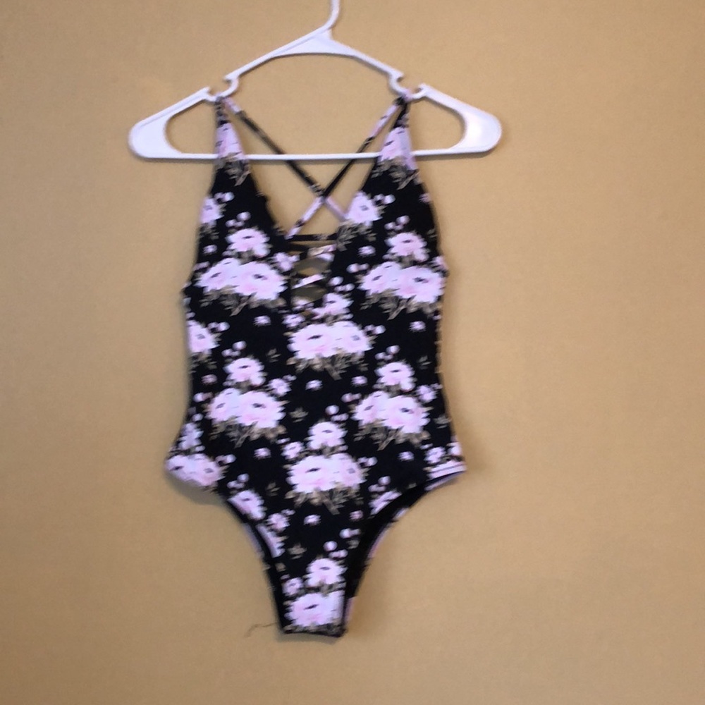 Cupshe one piece bathing suit